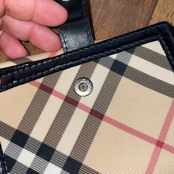 Burberry London - Picture 7 of 12